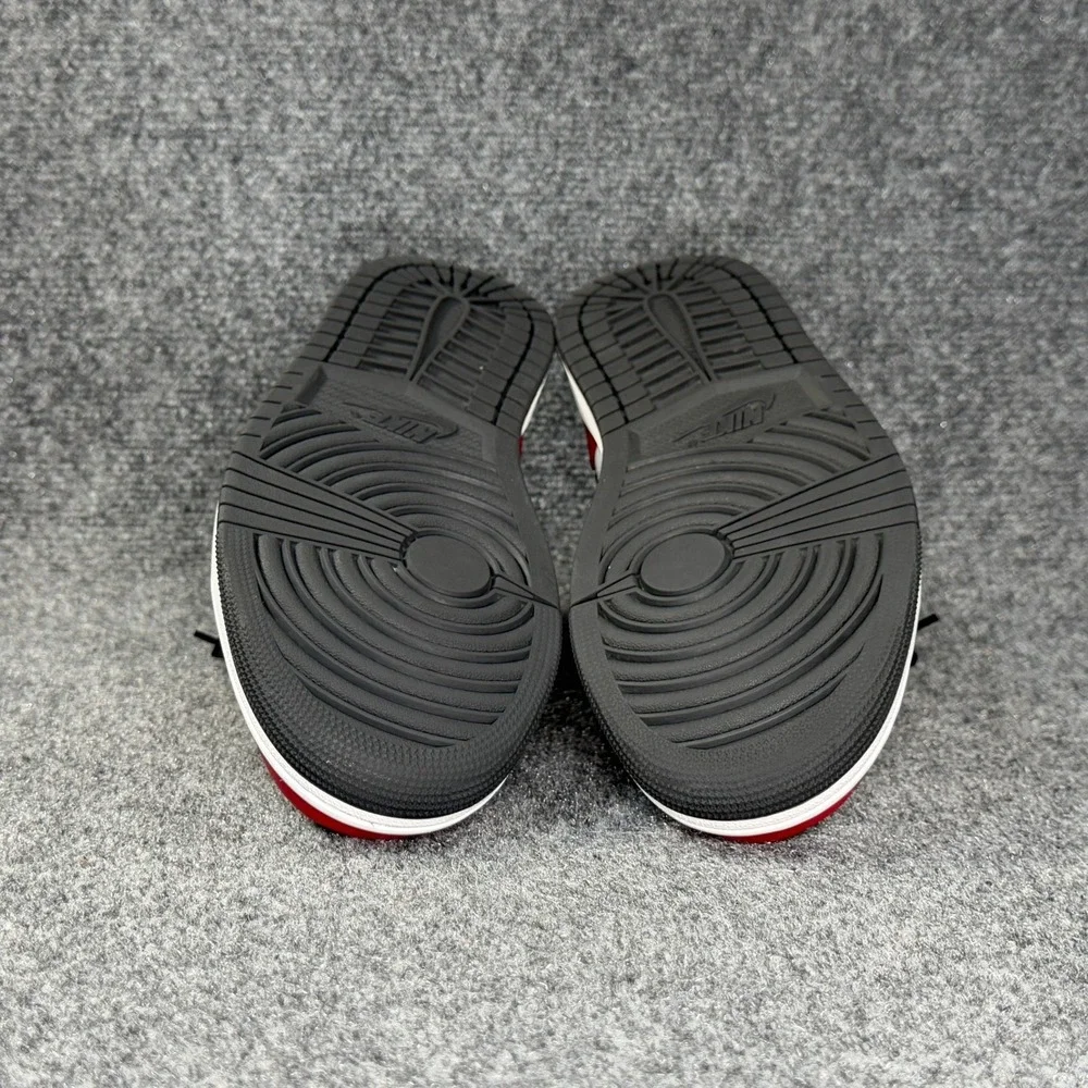 Jordan 1 Mid Chicago Toe Shoe Men 10 Red Black Retro Athletic Basketball Sneaker